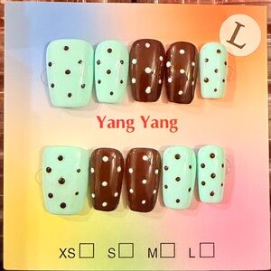 Handmade  Polka Dot Press on Nails